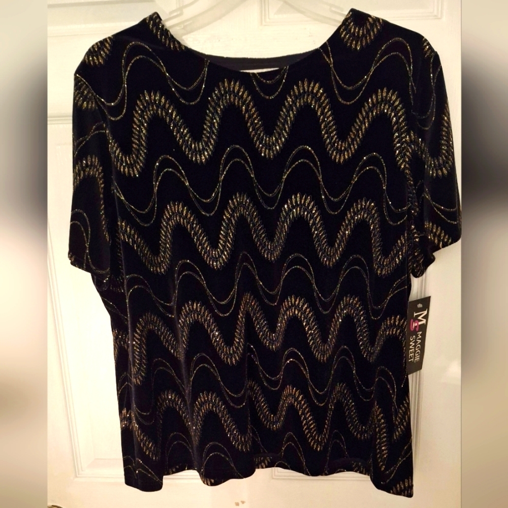 Maggie Sweet Black and Gold Wave Pattern Blouse